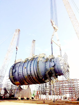 我市企業在沙特完成千噸級吊裝 刷新海外石化工程建設紀錄