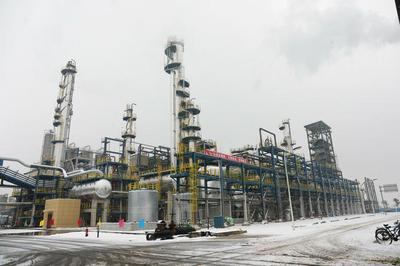 九江石化30萬(wàn)噸/年烷基化項(xiàng)目順利建成中交 推動(dòng)清潔油品升級(jí)與高質(zhì)量發(fā)展